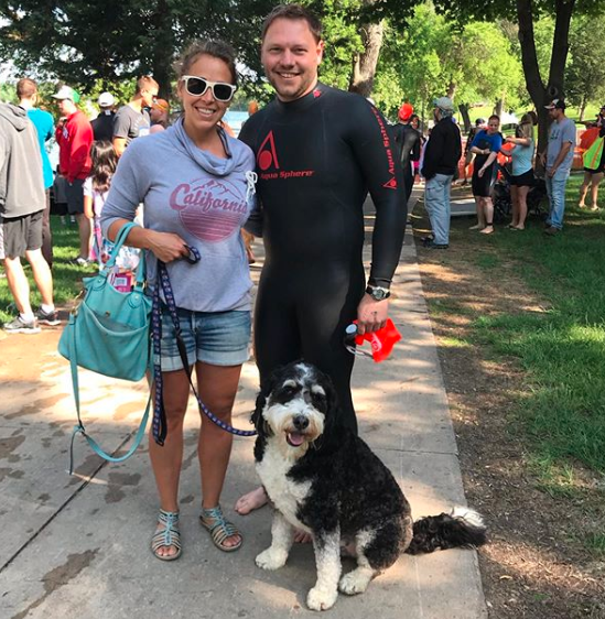 The former TWC meteorologist, Heather is enjoying her happy married life.